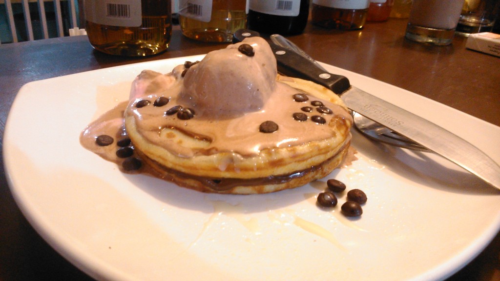 Pancake Ice Cream salah satu menu andalan di Kedai Cofee Pastee.(Foto: Rizhar)